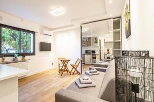 4 BARON - Spacieux studio rénové quartier des Anglais