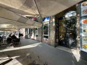 Luxurious Elizabeth St Residence with Sauna