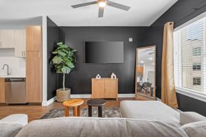 The Celebrity Suite The Gulch