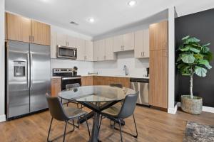 The Celebrity Suite The Gulch