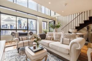 VAQUAY Mon Amour In Melbourne CBD