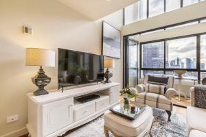 VAQUAY Mon Amour In Melbourne CBD