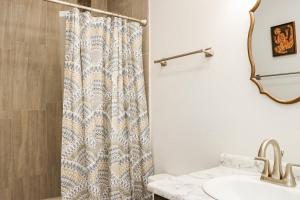 Sunset Blvd by Pristine Properties Vacation Rentals