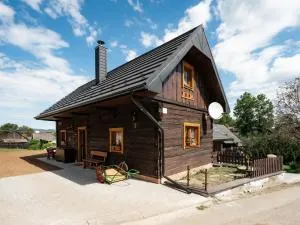 Drevenička v Ďurčinej - Júlia - 奇奇马尼