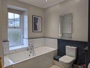 Pencartref Apartment - 4 Bedrooms, 3 Bathrooms, Sleeps 7-8