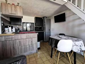 Résidence Grande Bleue - VILLA 3 MEZZANINE PIECES 6 couchages PORT LEUCATE. Réf: 3GB_383 MAE-7101