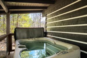 Trails End by Stony Brook Cabins