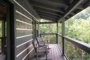 Greenbriar Getaway by Stony Brook Cabins