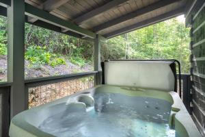 Greenbriar Getaway by Stony Brook Cabins