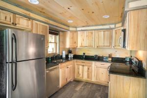 Greenbriar Getaway by Stony Brook Cabins