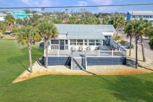 Carolines Cottage by Pristine Properties Vacation Rentals