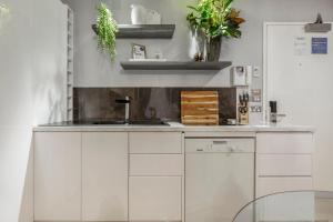 VAQUAY Mon Tresor In Melbourne CBD