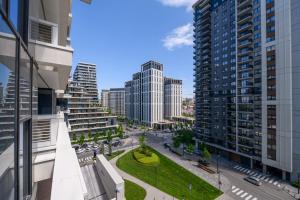 Luxury apartment with Pool&Gym