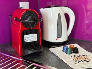 Downtown Deluxe Studio with Queen Bed BE-26