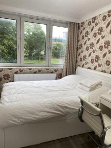 Luxury 3 Bedroom Flat with Garden