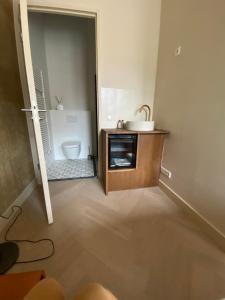 Gorgeous room near Haarlem Station, city center