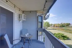 Pet-Friendly Oak Harbor Condo Walk to Lake! - Sand Beach