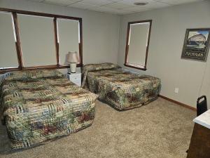 Lewiston Hotel Bar & Grill