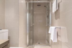 VAQUAY Odyssey In Caulfield North