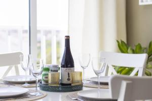 Central Apartment with Stunning Sea Views, Terrace