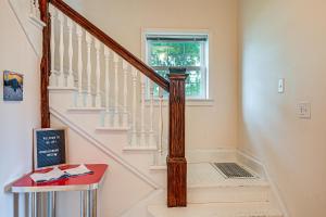 17 Mi to Porkies: Getaway Steps to Beach & Main St