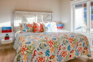 Ocean View & Whale Watching! Spouting Horn Three