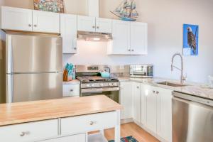 Ocean View & Whale Watching! Spouting Horn Three