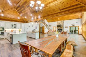 Cabin on 23 Acres with Creek Access in Broken Bow