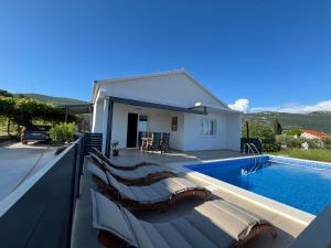 Holiday house Lole - 4hvězdičkové hotely ve městě Kastel Novi