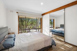 The Beach Hut - BYO Linen