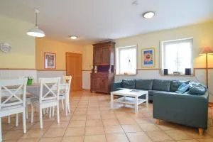 Hof Köhne - Haus am Spielplatz - Schweinchen - Cobbenrode