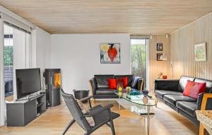 3 Bedroom Awesome Home In Glesborg