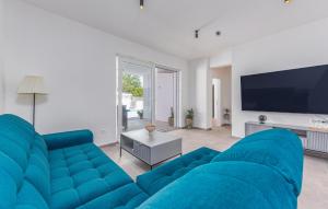 3 Bedroom Lovely Home In Gornje Rastane