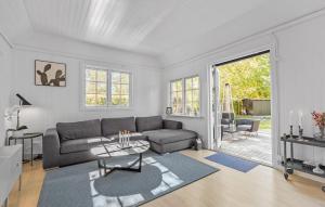 2 Bedroom Awesome Home In Hornbæk