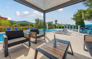 Lovely Apartment In Mrljane