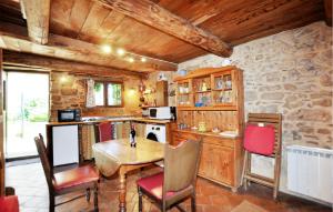 1 Bedroom Stunning Home In Assignan