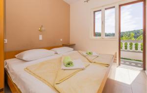 Nice Apartment In Kampor With Wifi 