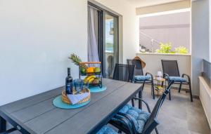 2 Bedroom Awesome Apartment In Blace