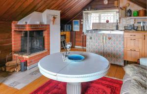 1 Bedroom Amazing Home In Leksand