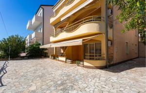 Pet Friendly Apartment In Dramalj