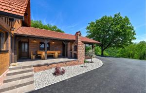 3 Bedroom Stunning Home In Mace 