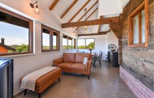 3 Bedroom Stunning Home In Mace 
