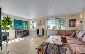 3 Bedroom Nice Home In Fur