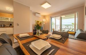 Awesome Apartment In Mrljane