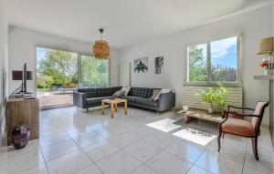 3 Bedroom Gorgeous Home In Garrigues