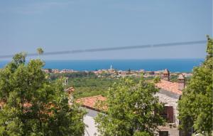 Gorgeous Home In Rojci With Kitchen