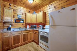 Blue Rose Cabins - Pine Ridge Cabin