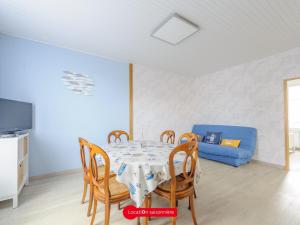 Maisons de vacances Maison Familiale a Chatelaillon-Plage, 800m de la plage, 3 chambres, Jardin cloture, Proche La Rochelle - FR-1-535-57 : photos des chambres