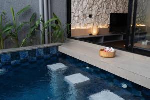 Nirav Uluwatu 2 Bedrooms Villa 1 br mezzanine