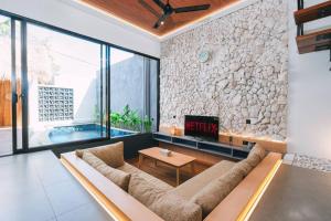 Nirav Uluwatu 2 Bedrooms Villa 1 br mezzanine